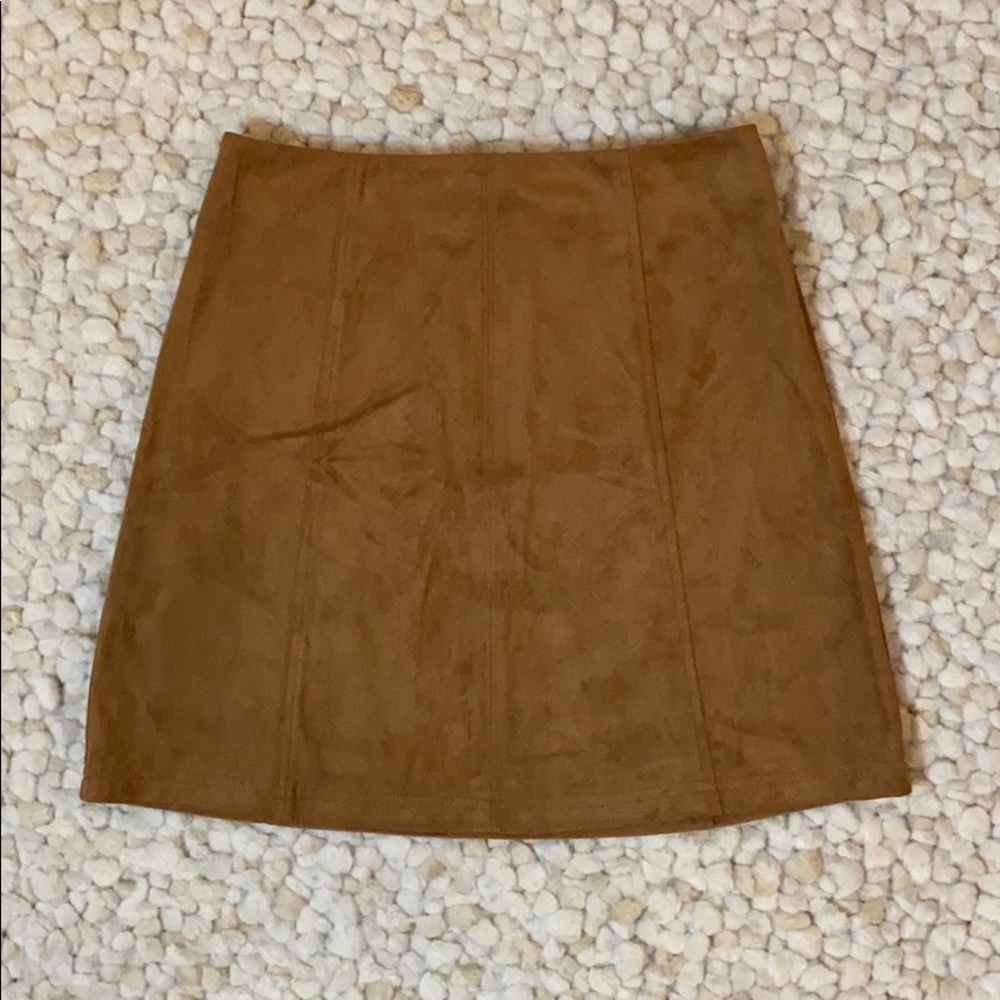 🆕Francesca’s: Suede skirt - Picture 2 of 6